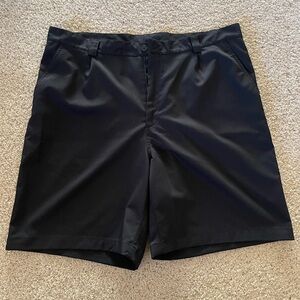 Under Armour Men's Black Golf Shorts - 40R